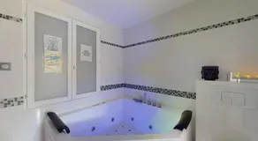 Kimia Suite Room - Image 2