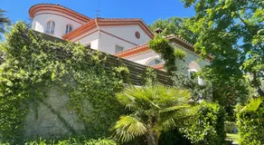 Espectacular Casa Chateau en el centro de Olot - Image 4