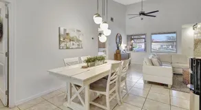 RARE FIND COASTAL COZY BRIGHT 2BR 2BATH HOME! 10MINS AWAY TO THE BEACH! - Image 2