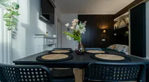 UNITApartament Short Rent Apartment in Warsaw by Metro Station Rondo ONZ Apart with 3bedrooms 22 - Image 2