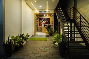 UNIVERSAL RESIDENCY - Image 4