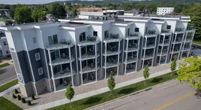 Luxury Downtown 2BDR Lake View Penthouse Condo steps to Beach 302W - Image 4