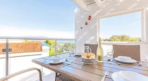 Lumbarda Resort Apartments - Image 2