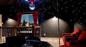Luxury Wellness & Fun - Hot Tub Sauna Gym Casino Billiards - Image 4