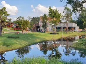 QueenAnt Resort - Image 2
