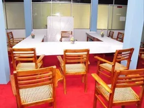Blue Whale Hotel - Image 5