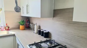 Dundee City Apartment with 3 Bedrooms - Image 2