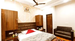 HOTEL LAND ROYAL STAYS - Premium Rooms In Budget - Image 2