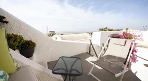 Santorinian Lava House - Image 3