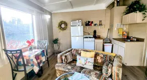 #03 - Fantastic Lakeside Studio Cottage- Pet Friendly - Image 5
