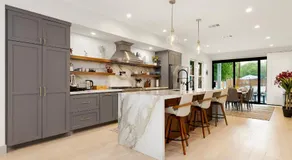 Luxury Downtown Retreat with Pool and Hot Tub, 6Bdr - Image 3