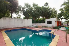 Living Edge Residency - Laps of Luxury - Image 3
