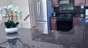Luxury 3 BedRoom Apartment with Private Entrance plus Free Parking - Image 2