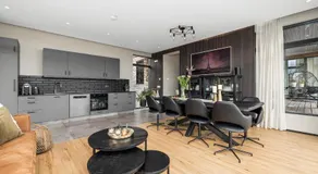 Spacious 4BR Summerhouse With Hot Tub - Image 2