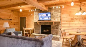 Sugar Maple Cabin by Amish Country Lodging - Image 3