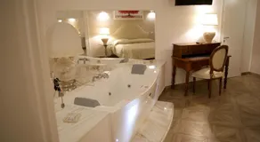 La Maison - Image 2