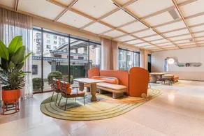 Crystal Orange Hotel South Railway Station North Square, Beijing - Image 2