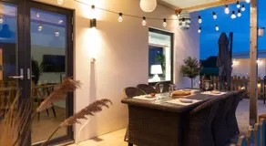 Modern Ground Floor Corner Flat with Rustic Patio - Image 4