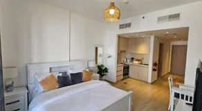 B1 Studio in Yas with canal view - Image 2