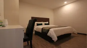 Molek Garden Hotel - Image 2