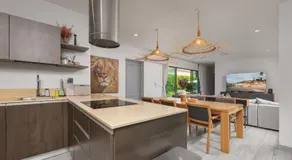 Villa Mauri – Modern 4BR Villa with Private Pool - Image 2