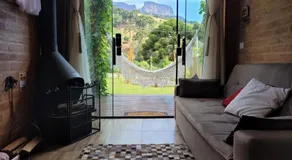 Chalé romântico, lareira, jacuzzi-Vista Pedra Baú - Chalé Petra - Image 2