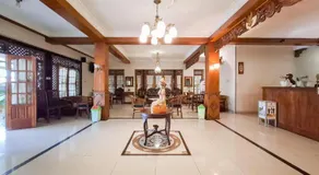 RedDoorz Hotel Tejomoyo Near Bukit Sekipan Tawangmangu - Image 2