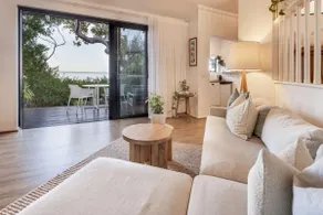 The Lookout | Sweeping views of Eagle Bay - Image 2