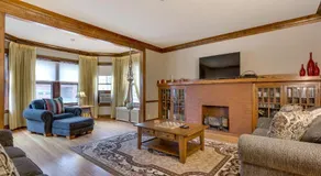 Lovely Near Loyola - Enjoy the Wonderful Outdoor Space and Sun Room - Room for the Whole Crew apts - Image 2