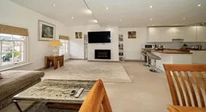 Serviced Apartments Macclesfield - Image 5