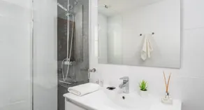 Family apartment in Playa de Carvajal, Benalmádena - Image 3