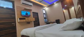Cheerful 3 Bedroom Villa with Pool - Image 4