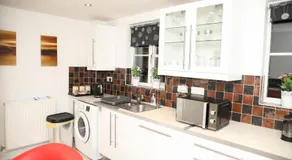 Stay 69G - Hush View House, Romford, London Havering - Image 3