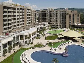 Royal Beach Apartments - Image 2