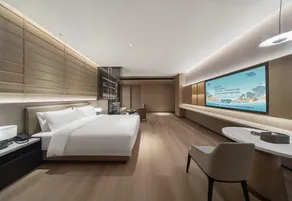 Meet the Mountain and Sea Tide Hotel - Image 2