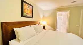 An Ensuite Comfort in Sydenham - Image 3
