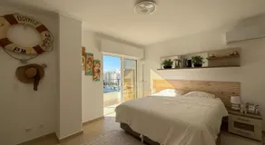 Prime located penthouse w seaview - Image 2