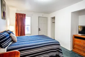 Autzen Inn - Image 5