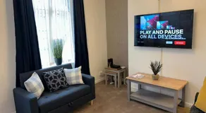 Homely 3 Bed House Halifax - Image 2