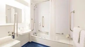 Travelodge Sheffield Richmond - Image 5