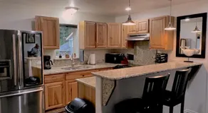 Precision Lodge - Three one bedroom units and two rooms in a shared house - DISCOUNT ON TOURS! - Image 5