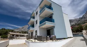Luxury Promajna Beach Apartment - Image 5