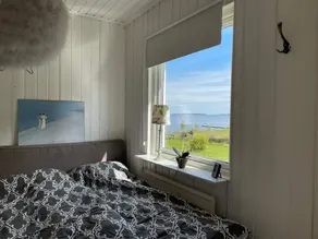 Beach Front Home In Vingåker With Lake View - Image 4