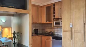 The Wooden Leg Guesthouse - Image 4