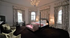 Largs Pier Hotel - Image 2