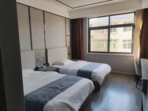 West Lake Road Hotel - Image 4