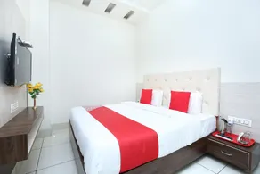 OYO 35464 Hotel Ls - Image 5