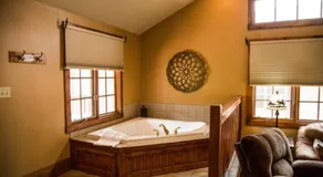 Mummy Mtn Suite 1 Bedroom suite with fireplace and jacuzzi tub - Image 2