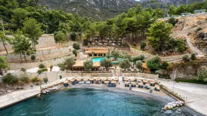 Z-Villas Beach Hotel - Image 2