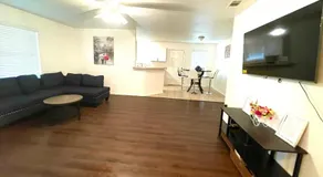 Private room in Dallas59 - Image 2